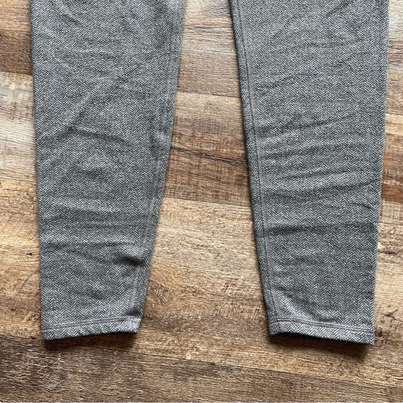 Old Navy Active Leggings - Picture 6 of 9